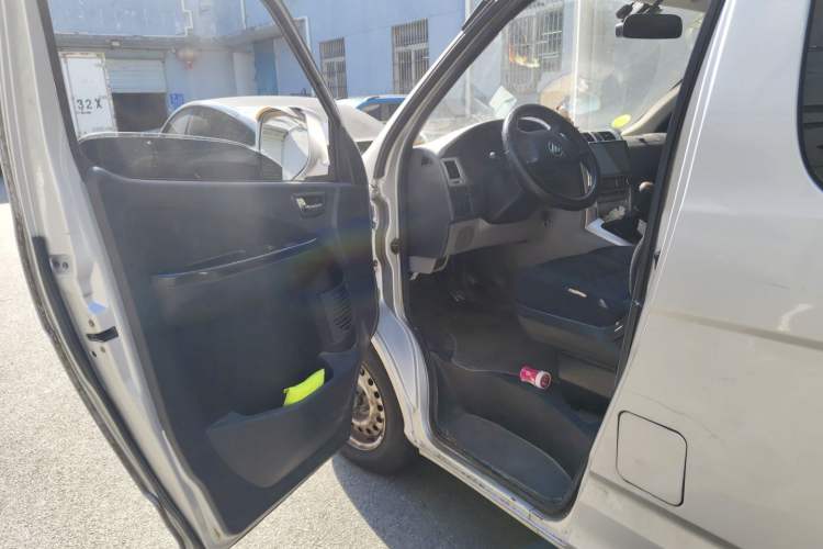 Used Foton Scenic G5 2019 2.0L New Express 6-Seater 1TZ
