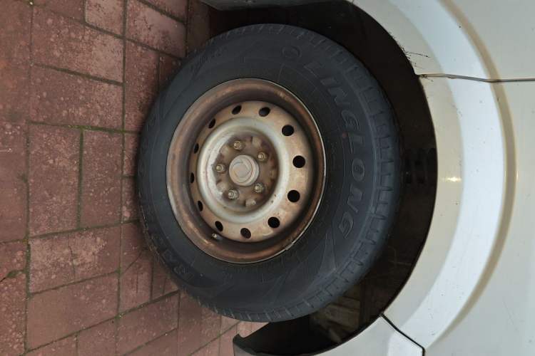 Used Dongfeng Xiaokang C37 2018 1.5L Premium II DK15 Right Front Wheel Hub