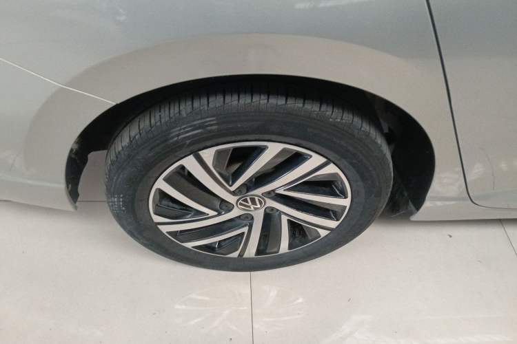 Used Volkswagen Lavida 2022 1.5L Automatic Vision Edition Right Rear Wheel Hub