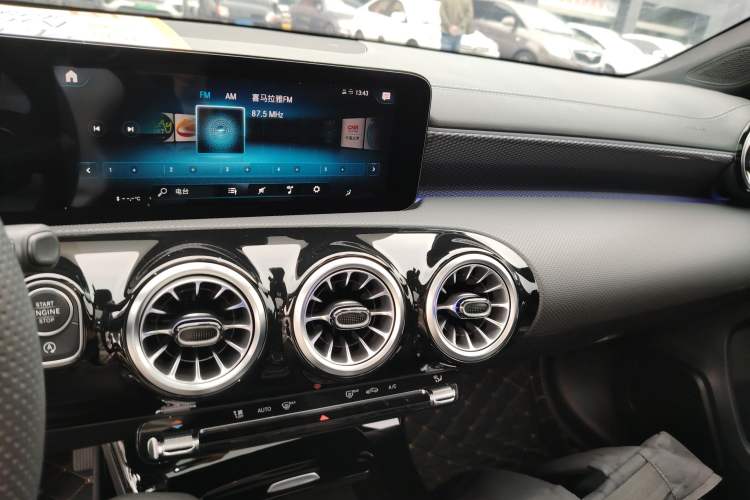 Used Mercedes-Benz A-Class 2021 A 200 L Sport Sedan Fashion Model
