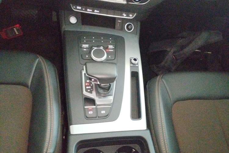 Used Audi Q5L 2020 40 TFSI Prestige Edition Gear Lever