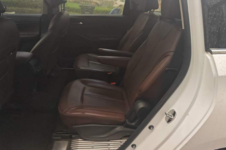 Used Buick GL6 2019 18T 6-Seater Connected Luxury Version China VI Standard
