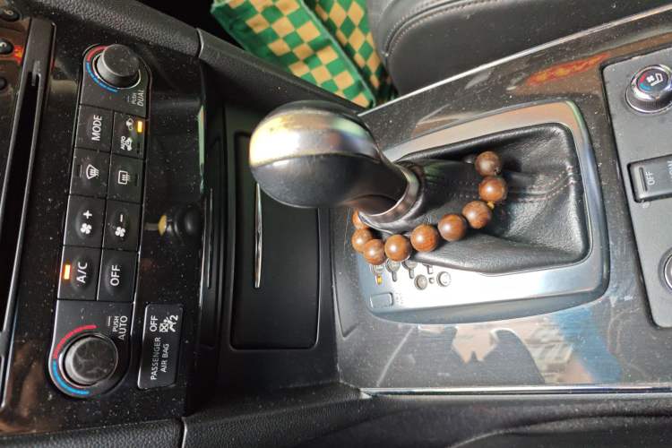 Used Infiniti QX70 2013 3.7L Standard Edition Gear Lever