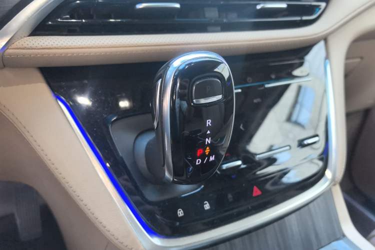 Used Buick GL8 2020 ES Land Cruiser 653T Luxury Model
