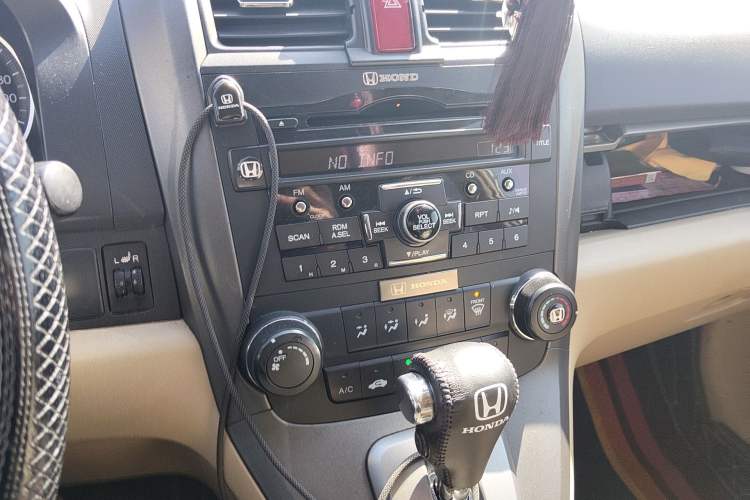 Used Honda CR-V 2010 2.0L Automatic Four-Wheel Drive Classic Edition Audio And AC Panel