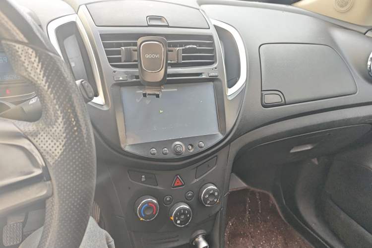 Used Chevrolet Trax 2016 1.4T Manual Two-Wheel Drive Comfort Version with Sunroof
