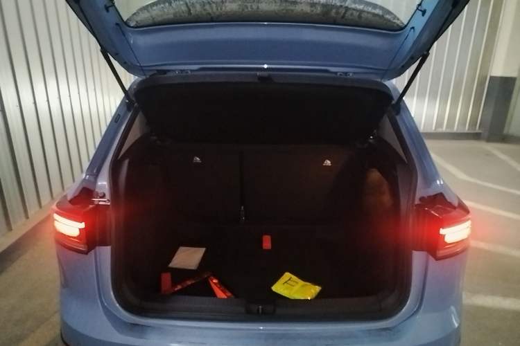 Used Volkswagen Tharu 2025 NewRui 300TSI Prestige Edition
