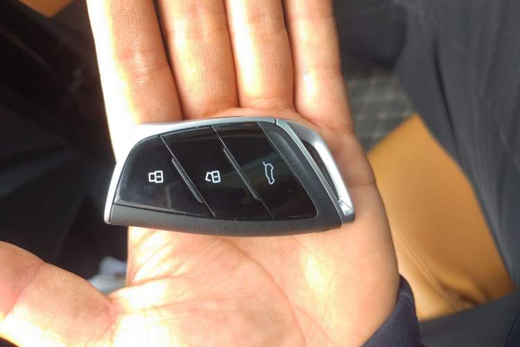 Used SAIC MAXUS G50 PHEV 2025 Leading Edition Vehicle Key