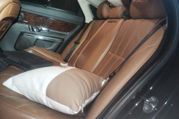 Used Jaguar XJ 2014 XJL 3.0 SC Two-Wheel-Drive Panoramic Business Edition
