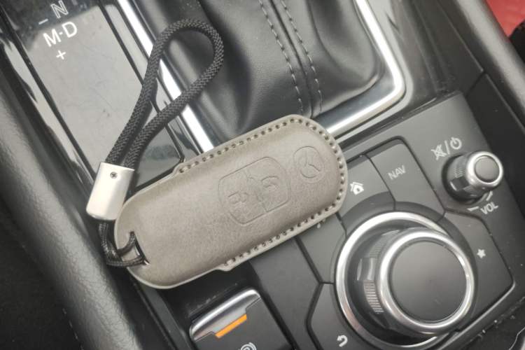 Used Mazda 3 Axela 2017 Hatchback 1.5L Automatic Luxury Model Emission Standard China V