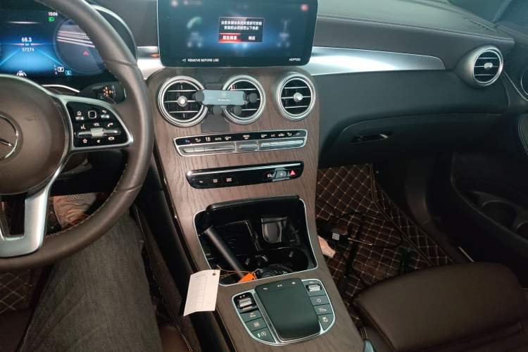 Used Mercedes-Benz GLC 2022 Refreshed GLC 300 L 4MATIC Dynamic Edition Prestige Version Audio And AC Panel