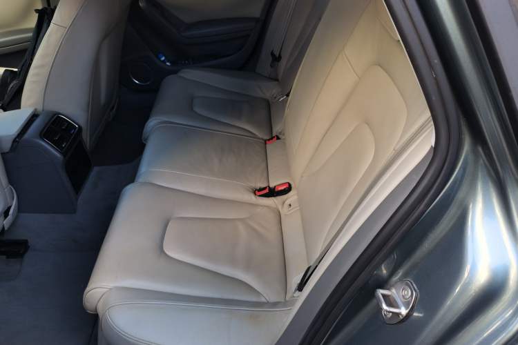 Used Audi A4L 2010 2.0 TFSI Luxury Model

