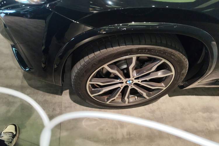 Used BMW X3 2022 xDrive30i Luxury Model M Night Sky Package Left Front Wheel Hub