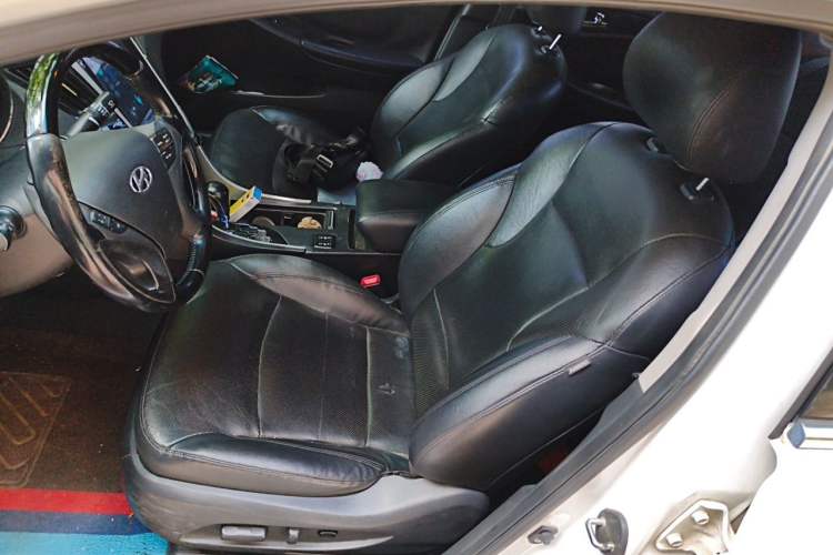 Used Hyundai Sonata 2014 2.4L Automatic Luxury Version China IV Standard
