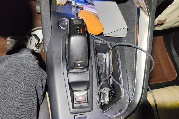 Used Peugeot 4008 2018 350THP Elite Edition Gear Lever