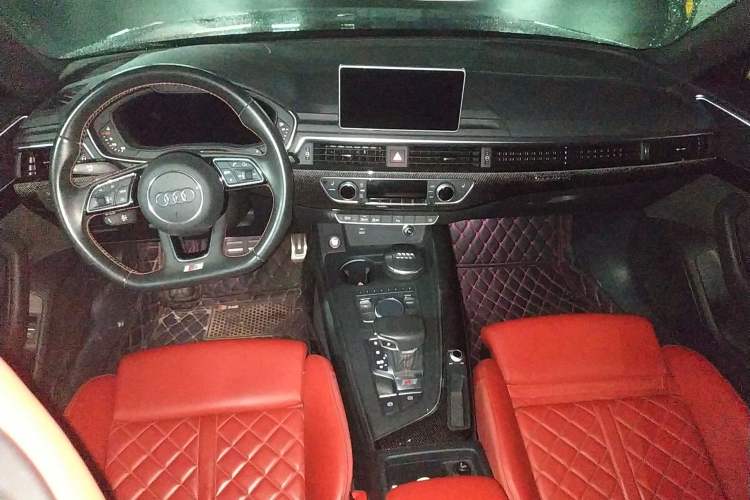 Used Audi S4 2018 S4 3.0TFSI Center Console