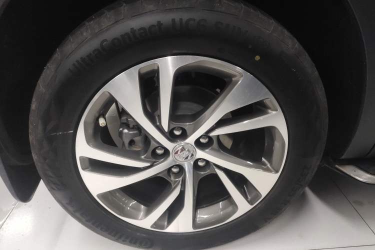 Used Buick Envision 2022 Encore S 552T Two-Wheel-Drive Luxury Model
