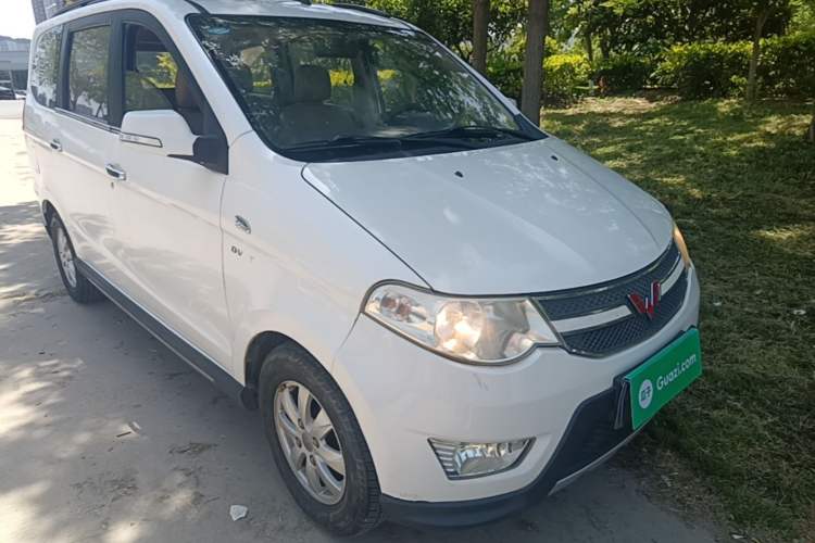 Used Wuling Hongguang 2014 1.5L S Comfort Model Front Right 45 Deg