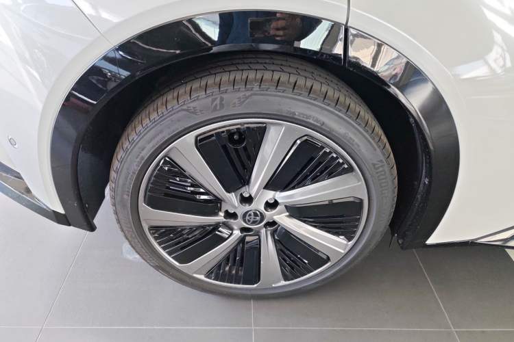 Used Toyota bZ5 2025 Model 550 PRO Smart Driving Edition
