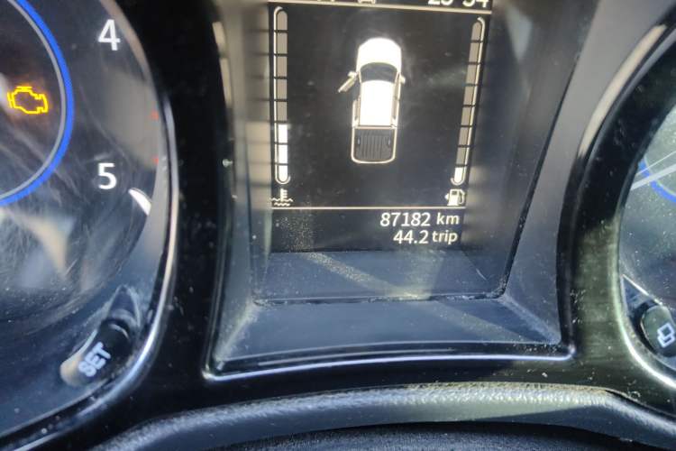 Used JMC Yuhu 7 2020 2.0T Diesel Manual 4x4 Comfort Edition Long Wheelbase China VI Emission Standard JX4D20A6L Odometer Close Up