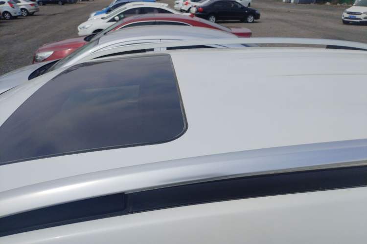 Used Haval H2 2017 Red-Label 1.5T Manual Two-Wheel-Drive Elite Model Roof