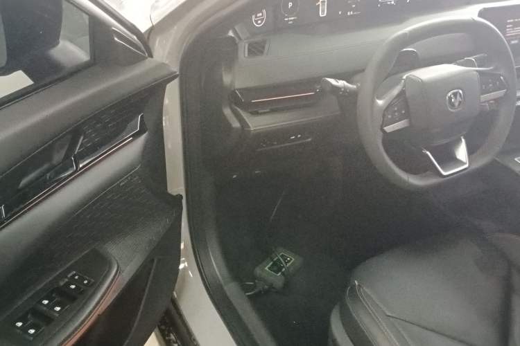 Used CHANGAN UNI-V 2022 1.5T Smart Navigation Version
