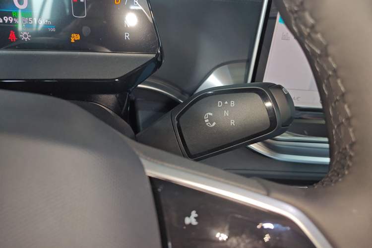 Used Volkswagen ID.4 CROZZ 2025 Pure Edition Gear Lever