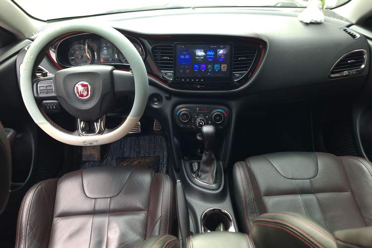 Used Fiat Ottimo 2014 1.4T Automatic Sport Edition Center Console