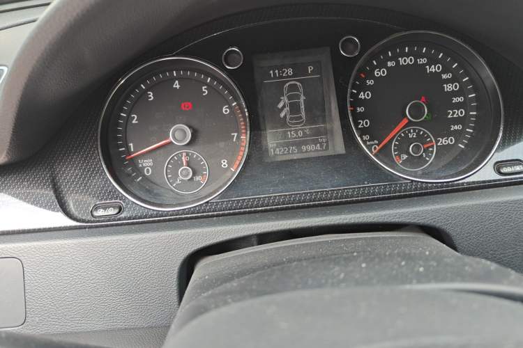 Used Volkswagen Magotan 2012 Revised 1.8TSI Luxury Version Odometer Close Up