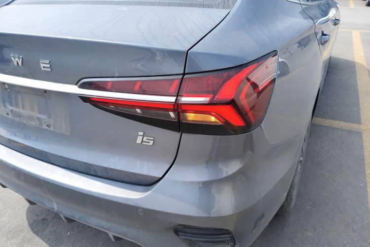 Used Roewe i5 2021 1.5L CVT Diamond Edition
