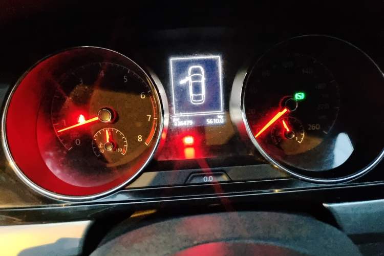 Used Volkswagen Lamando 2015 280TSI DSG Comfort Edition Odometer Close Up