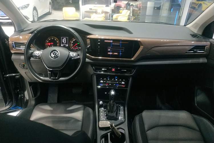 Used Volkswagen Tharu 2021 280TSI Two-Wheel-Drive Luxury Plus Edition
