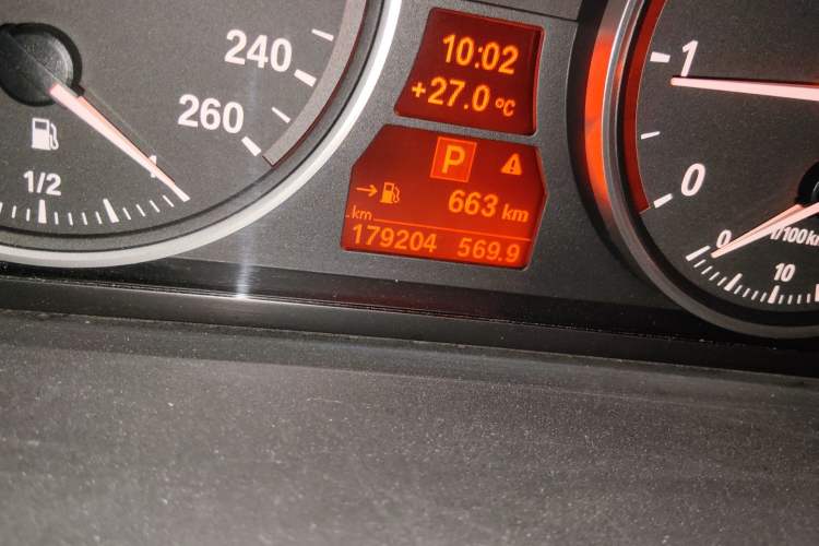 Used BMW 5 Series 2010 523Li Leading Model Odometer Close Up