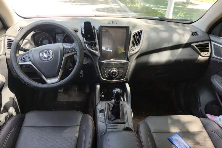 Used CHANGAN CS75 2014 2.0L Manual Luxury Version China IV Standard