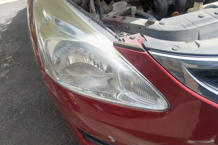 Used Nissan Tiida 2011 1.6L CVT Smart Version Right Front Headlight