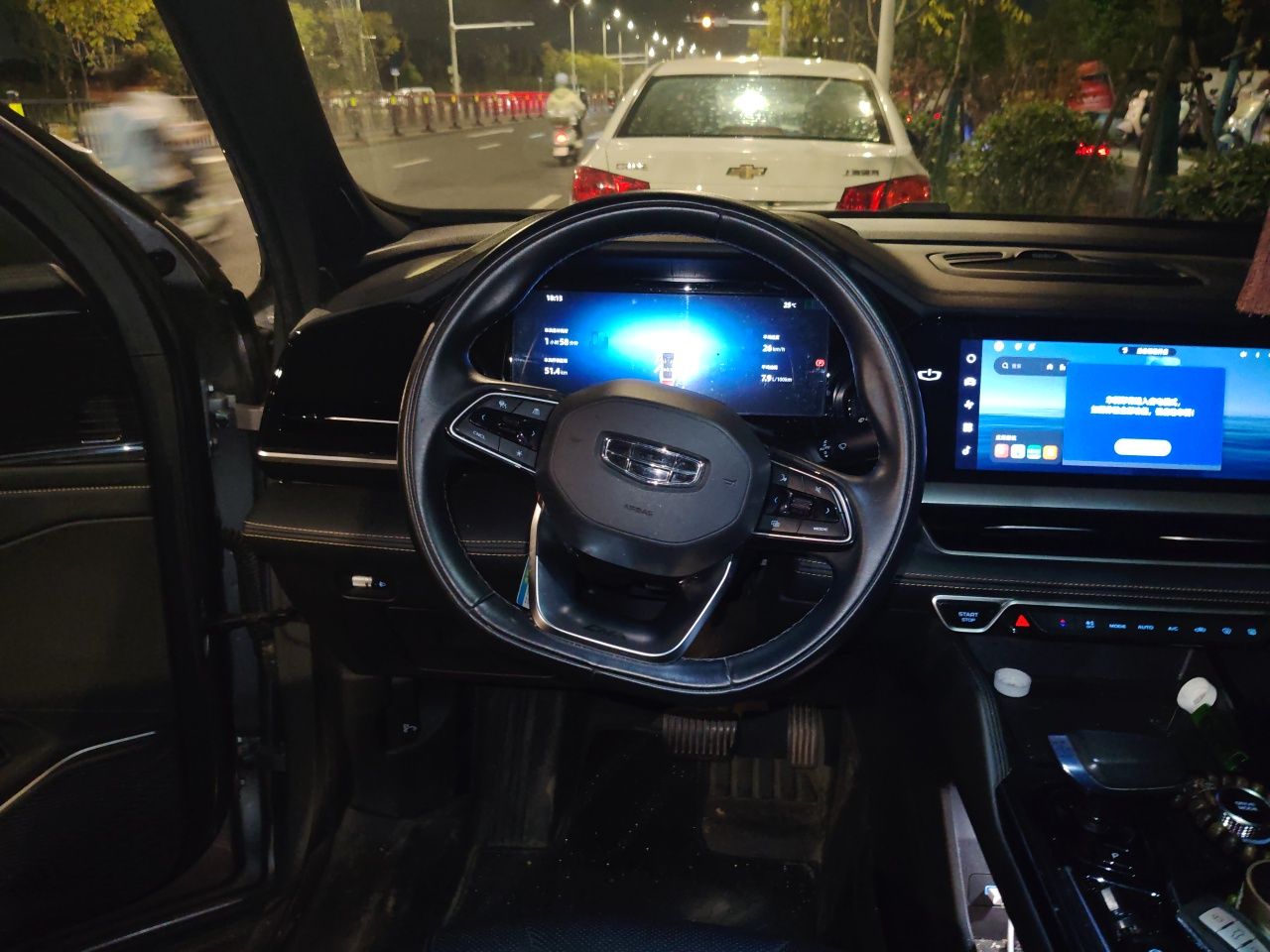Geely Auto Monjaro L 2024 2.0TD DCT EVO Two-Wheel Drive Long-Range Version — снимка 10