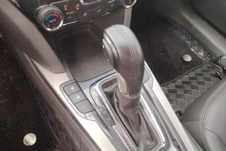 Used Chevrolet Malibu 2016 2.0L Automatic Luxury Edition