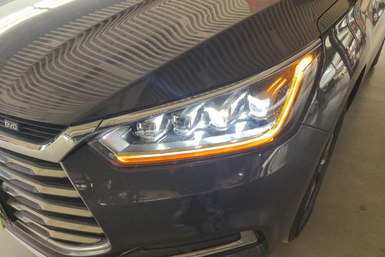 Used BYD Song 2021 Classic Edition 1.5T Automatic Elite Model Left Front Headlight