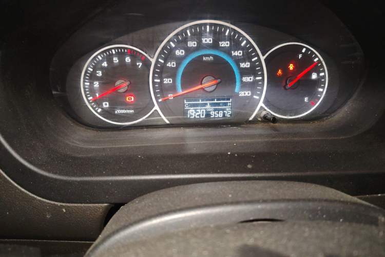 Used Wuling Rongguang V 2016 1.2L Standard Version
