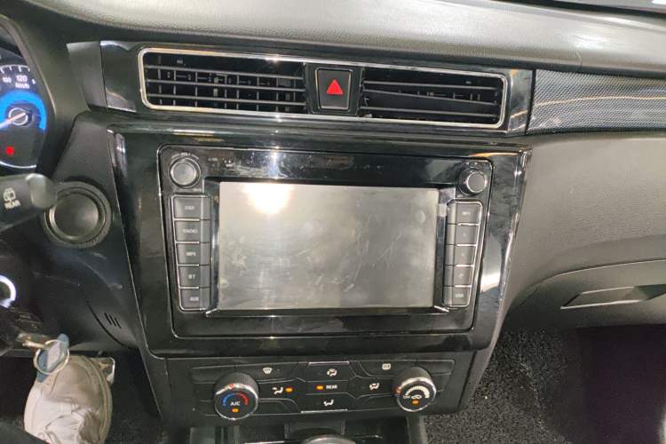 Used Dongfeng Fengon 580 2016 Revised Version 1.5T CVT Comfort Edition