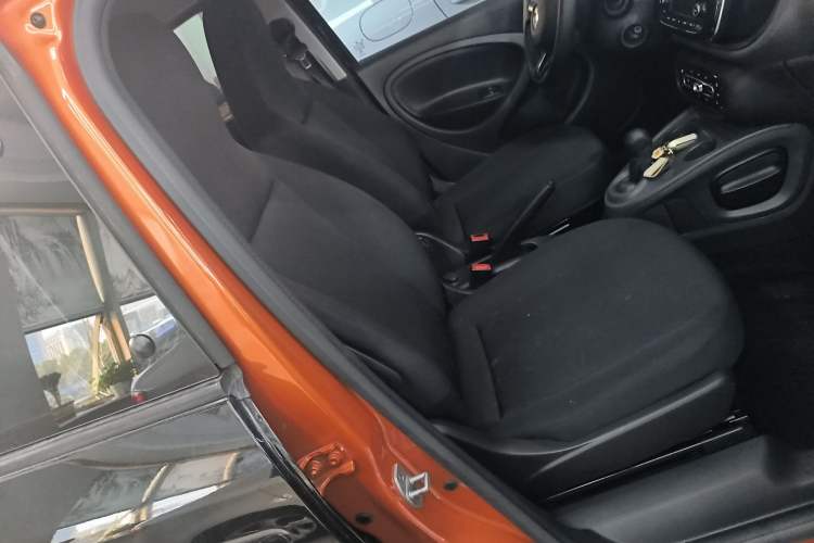 Used smart forfour 2016 1.0L 52 kW Dynamic Edition
