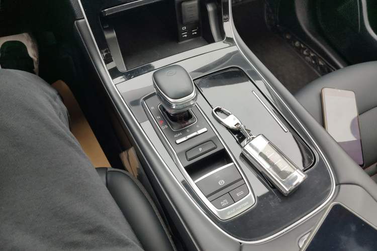 Used GAC Trumpchi GS4 PLUS 2021 270T Automatic Galaxy Edition Gear Lever