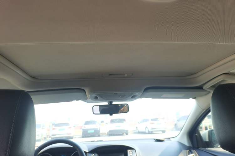 Used Ford Focus 2017 Sedan 1.6L Automatic Fashion Edition Smart Drive Version
