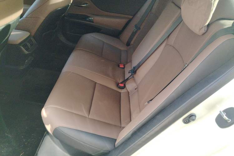 Used Lexus ES 2022 300h Excellence Edition