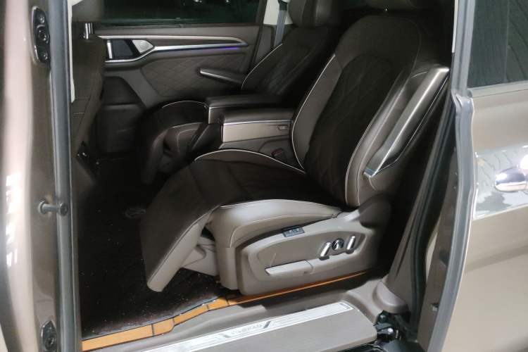 Used Volkswagen Viloran 2020 380TSI Prestige Edition
