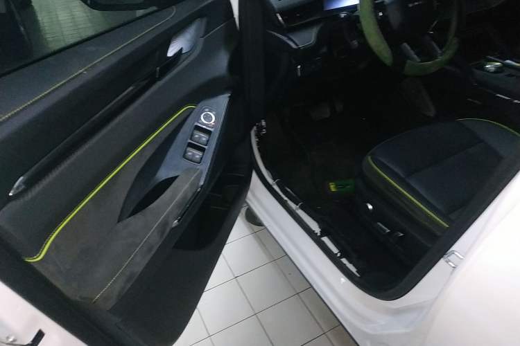 Used Haval H6S 2022 2.0T Two-Wheel Drive ZhiRun Version Driver Seat