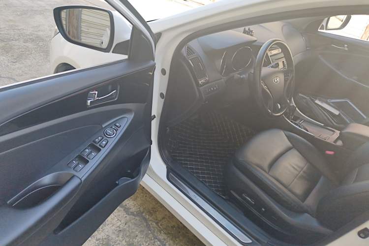 Used Hyundai Sonata 2015 Classic 2.0L Automatic Luxury Edition
