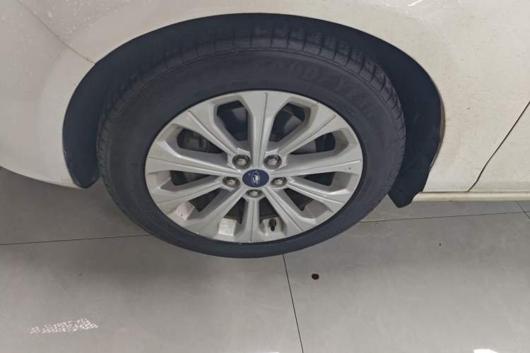 Used Ford Escort 2017 Happy Edition 1.5L Manual Fashion Model