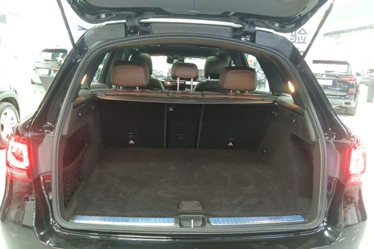 Used Mercedes-Benz GLC 2022 Refreshed GLC 300 L 4MATIC Dynamic Edition Prestige Version Trunk