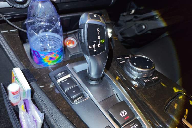 Used BMW 5 Series 2013 525Li Leading Model
